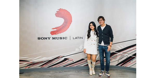 Lee más sobre el artículo La joven cantante y compositora MARIANGELA se une a la familia de Sony Music Latin